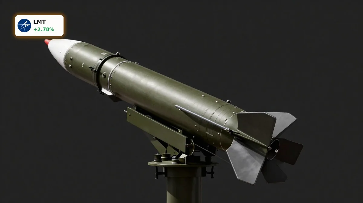 Lockheed Martin THAAD Vertrag mit THAAD-Abfangrakete vor dunklem Studiohintergrund