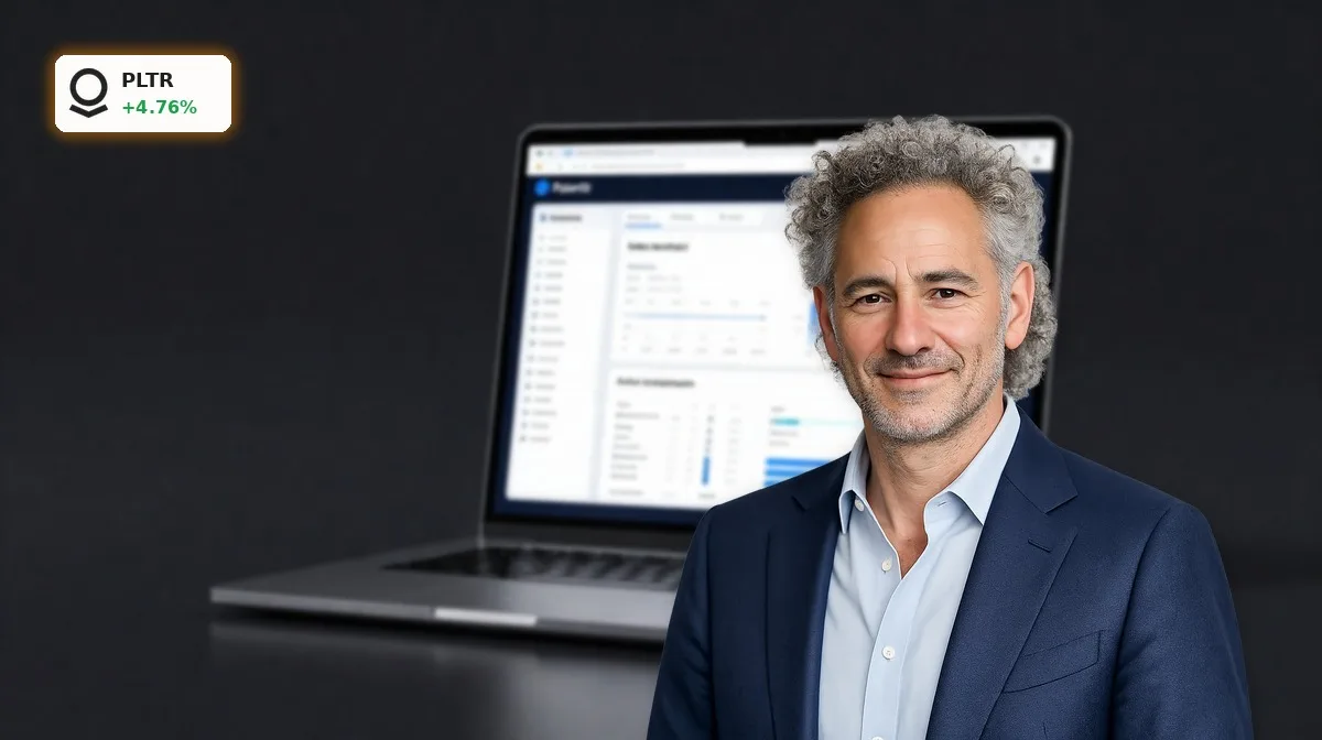 Palantir Erholung mit edlem Analytics-Device in dunkler Studioinszenierung als Symbol für KI-Software und Rebound