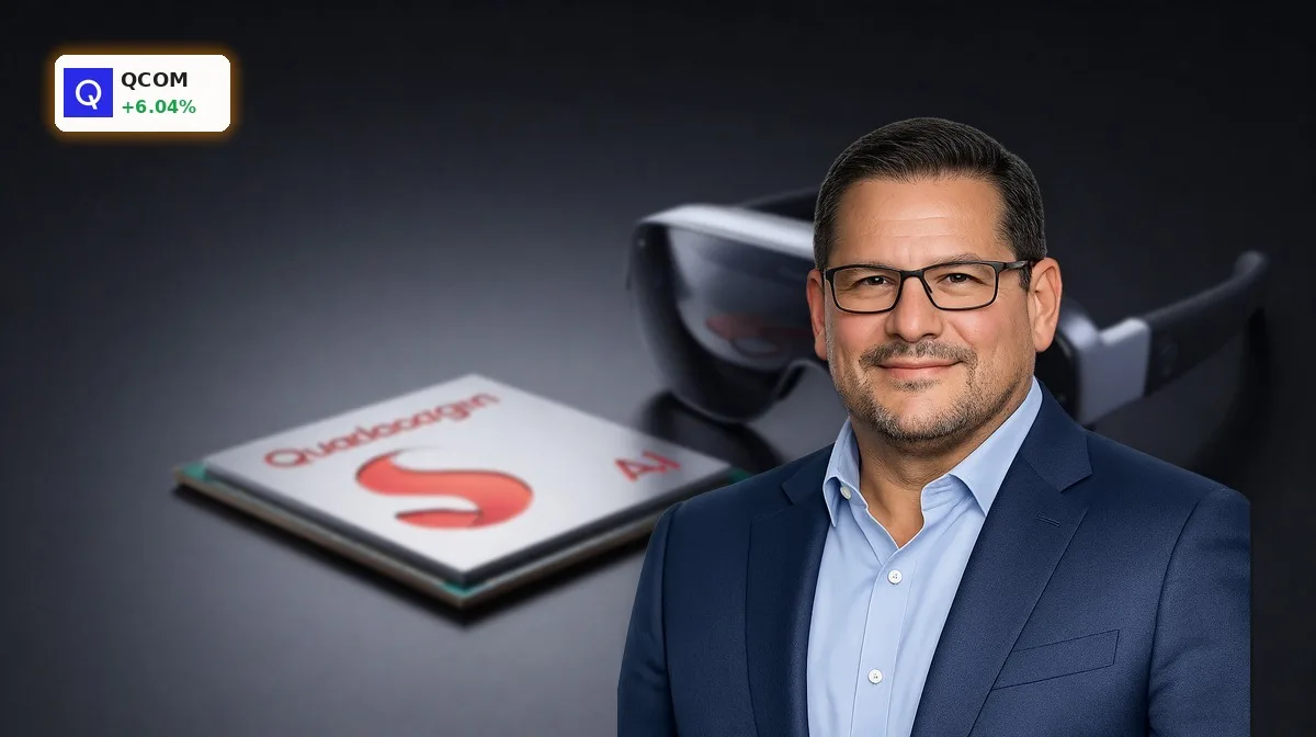 Qualcomm KI-Strategie: 6% Rallye bei KI, AR und Wearables 4 Qualcomm KI-Strategie mit Snapdragon KI-Chip und AR-Brille auf dunklem Hintergrund